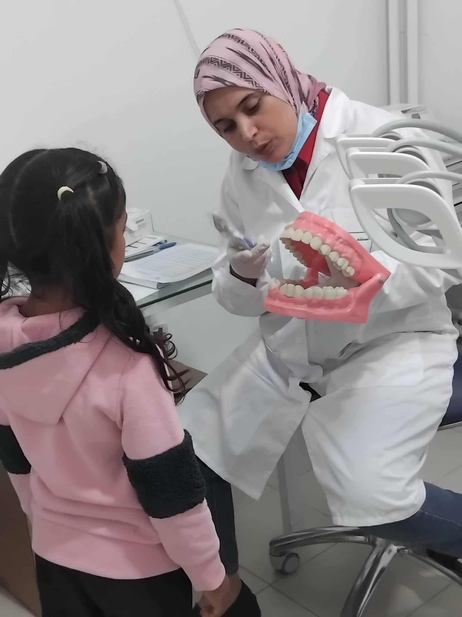 إجراء 1482 فحص بصر و1638 فحص أسنان : اليوم الوطني الثاني لصحة البصر وصحة الفم والأسنان بالوسط المدرسي 