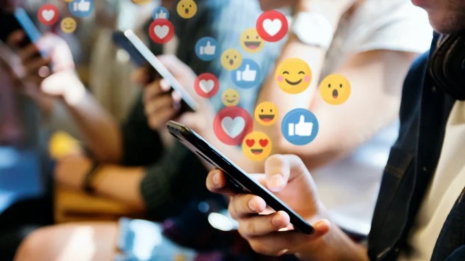 التحديات على مواقع التواصل الاجتماعي تثير الجدل والاستغراب في بعض الأحيان