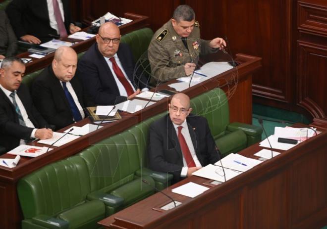 نواب البرلمان يشددون على ضرورة تعزيز قدرات المؤسسة العسكرية