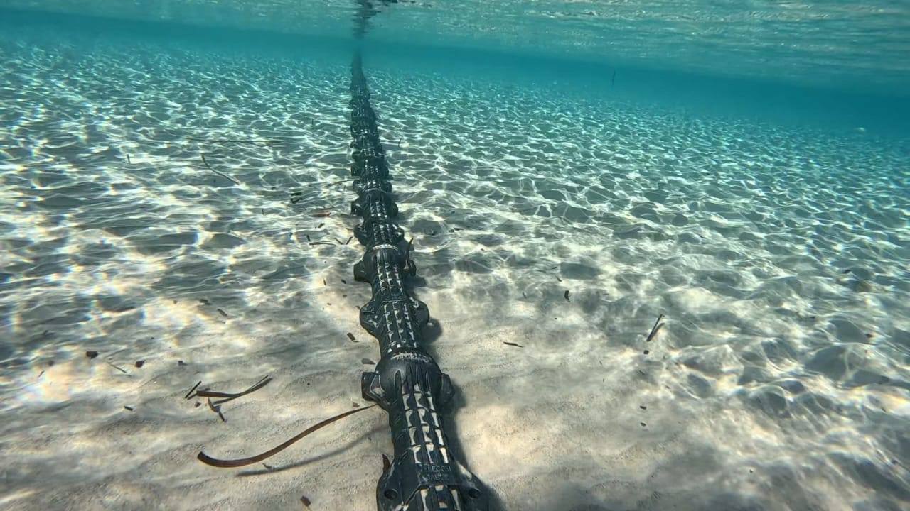 فريق من المعهد الوطني للتراث يستكشف مسار "الكابل البحري للاتصالات ميدوزا".