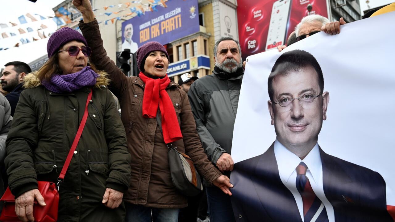 ممثل ادعاء تركي يطالب بسجن رئيس بلدية إسطنبول 2000 سنة