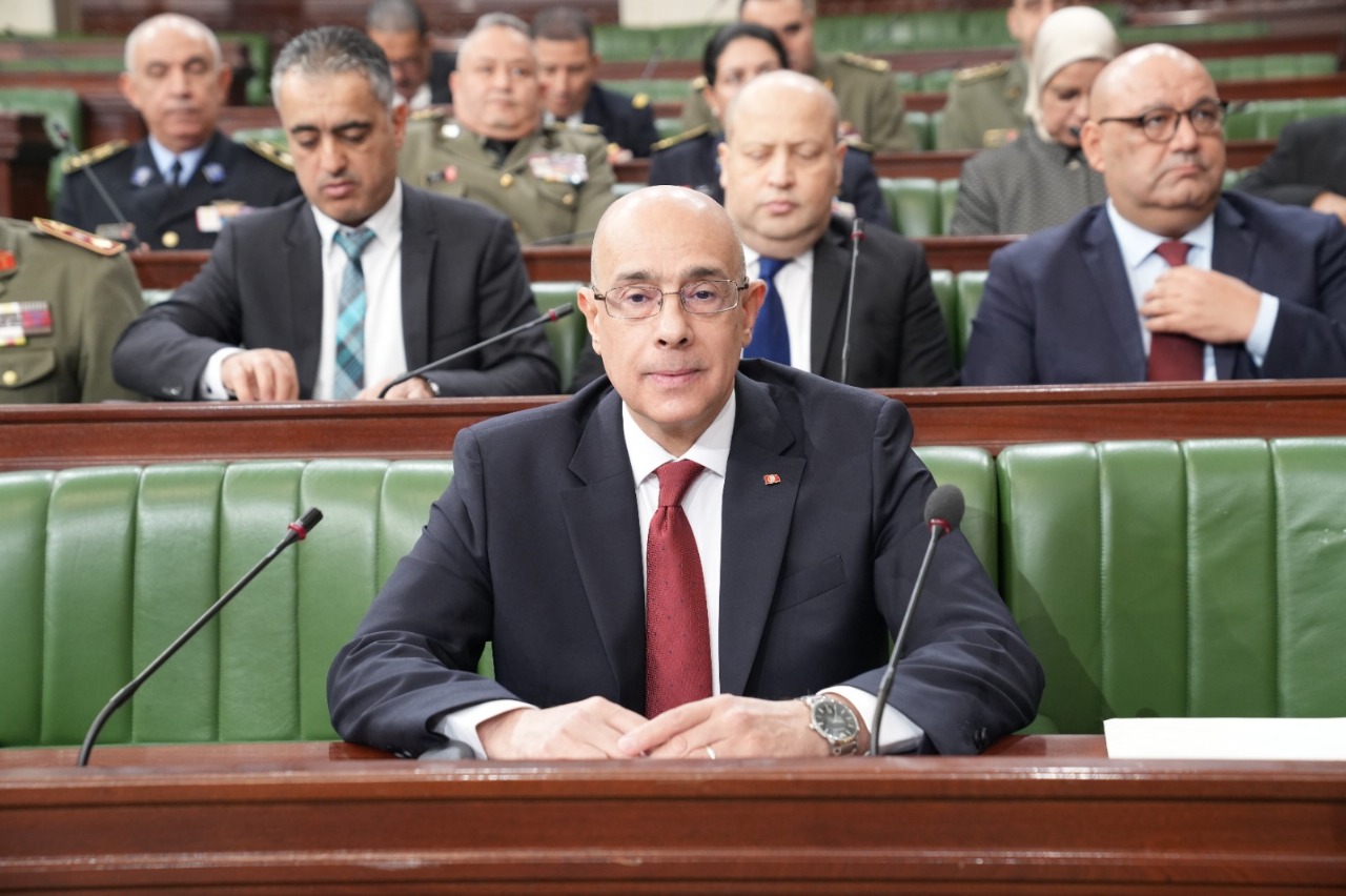 وزير الدفاع في البرلمان: "الوضع الامني مستقر نسبيا وفي تحسن ملموس في ظل واقع جيوسياسي يتسم بالغموض وسرعة التغير وتعدد المخاطر"