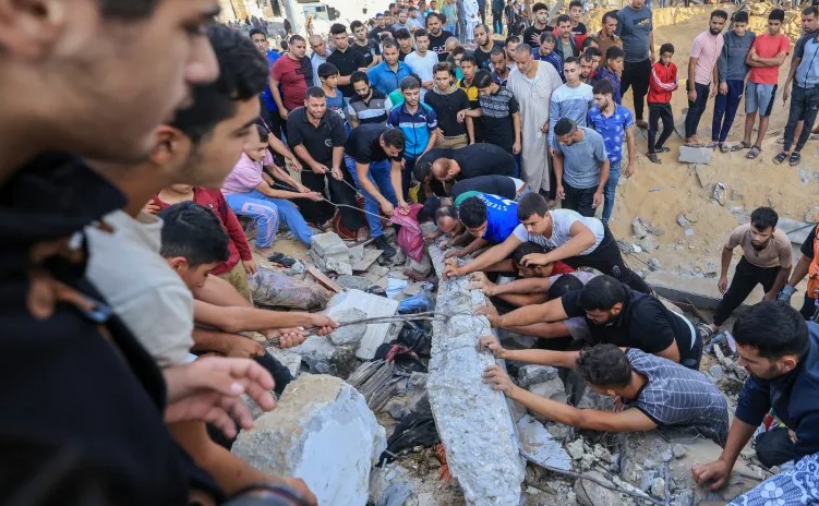 غزة: انتشال جثامين 20 شهيدًا من عيادة الشيخ رضوان في مدينة غزة