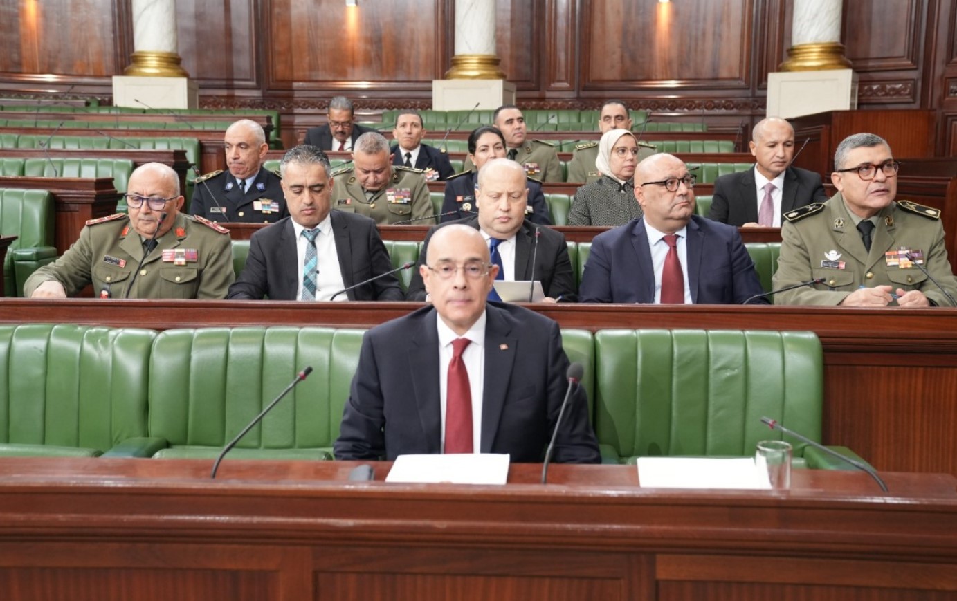 وزير الدفاع من البرلمان : ’’الوزارة تعمل على إعداد مقترح قانون يتعلق بالخدمة العسكرية’’