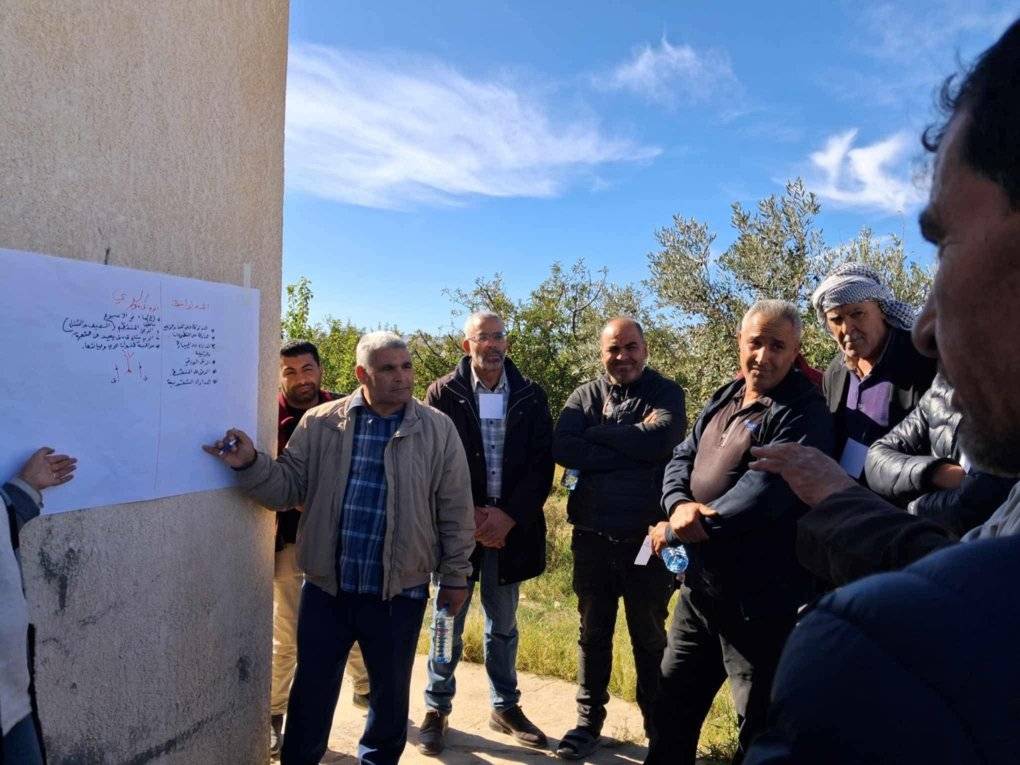 تركيز الحصة الثالثة من المدرسة الحقلية في قطاع التفاح بمعتمدية سبيبة بالمنطقة السقوية الضفة اليسرى