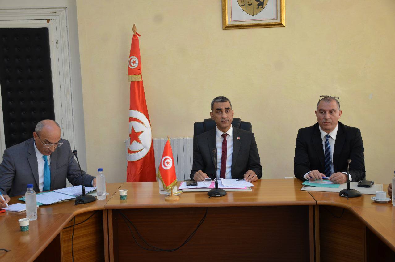 متابعة لوضعية ميناء الصيد البحري بهرقلة وإعادة فتح  سوق الجملة للأسماك  بعد توقفه منذ سنة 2015