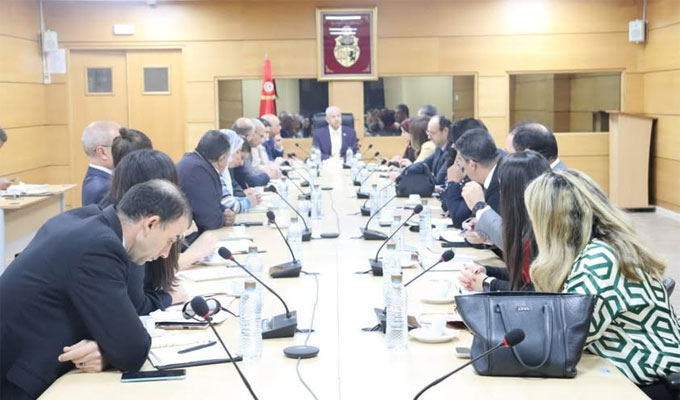 وزير التجارة يؤكد دور البنوك في تمويل الصادرات على مدار السنة وخاصة التمور وزيت الزيتون