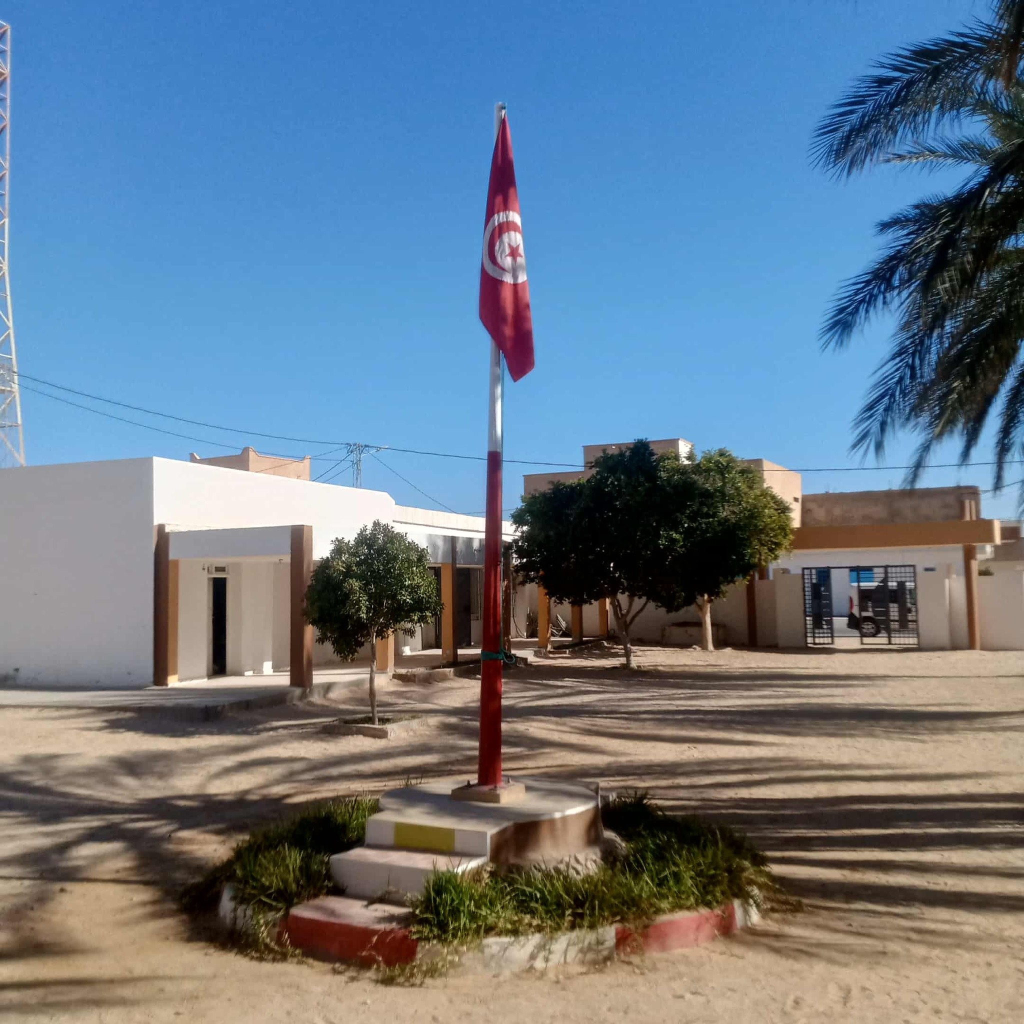 قبلي : الانطلاق في تنفيذ برنامج عمل ميداني يشمل مختلف المؤسسات التربوية  بهدف تحسين النتائج  المدرسيــة