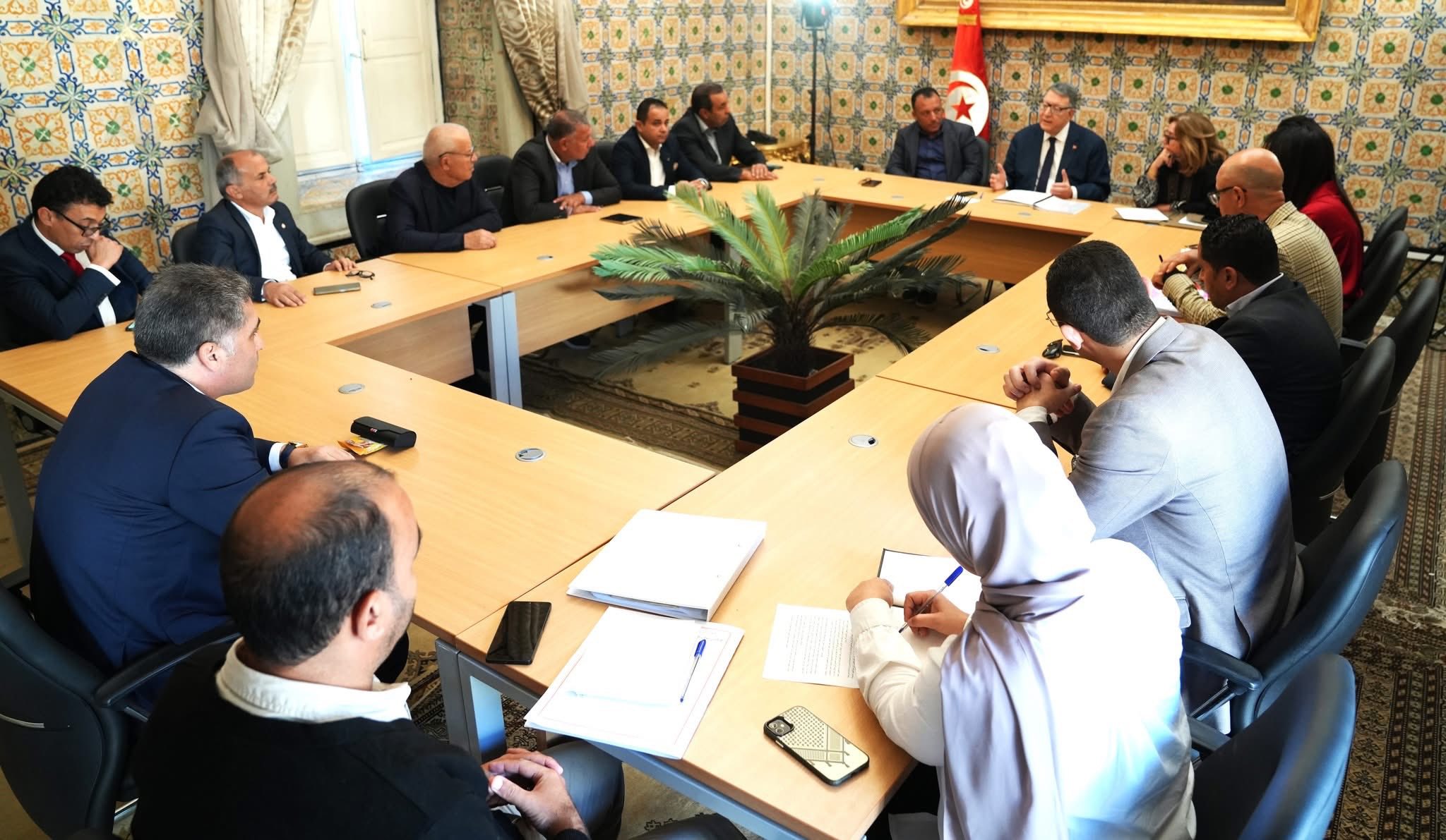 رئيس البرلمان يلتقي أعضاء كتلة صوت الجمهورية