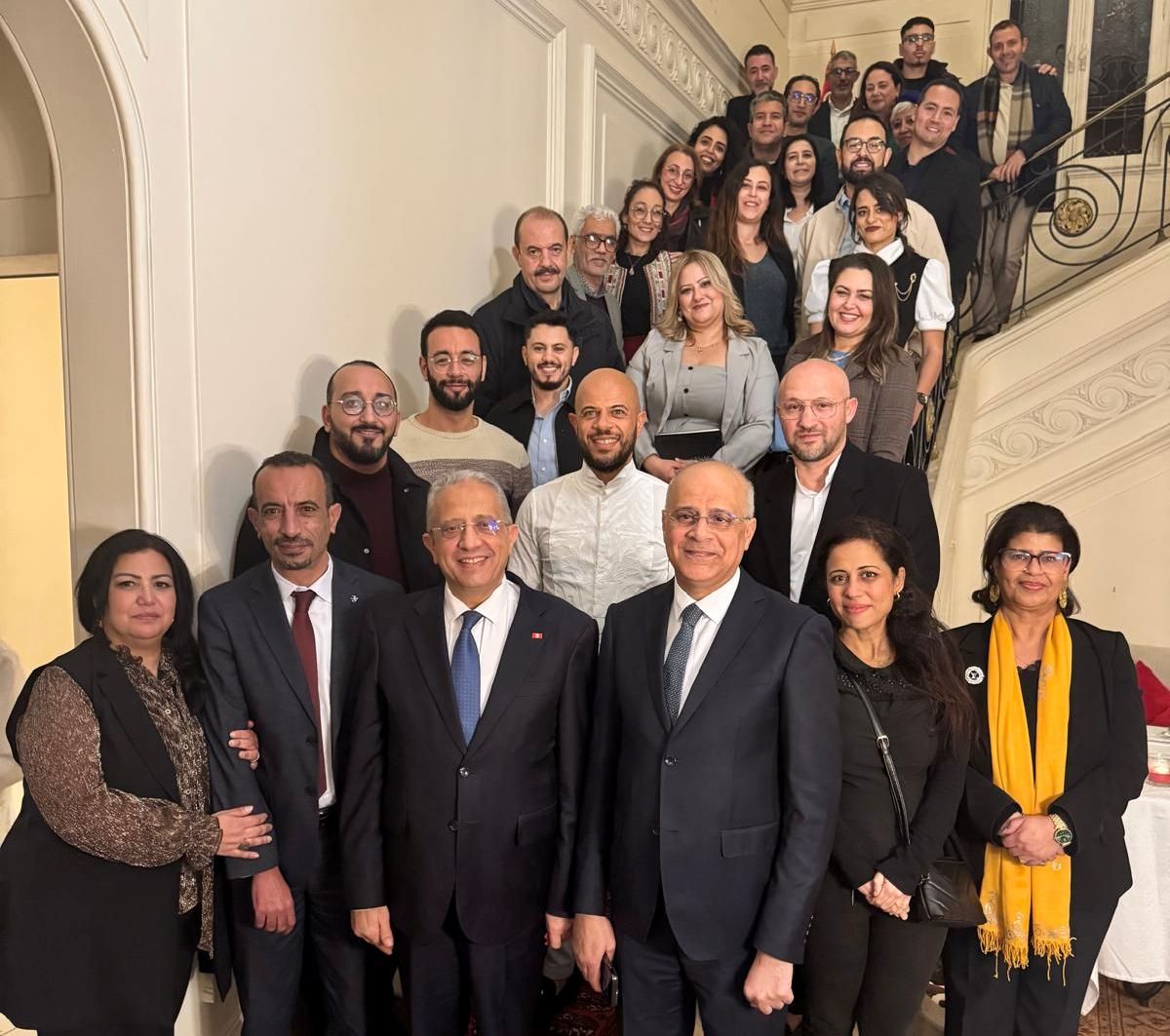 الفرجاني يبحث مع ثلة من الكفاءات الطبية التونسية في مرسيليا جملة من المقترحات تتعلق أساسا بتيسير ممارستهم جزئيا بتونس