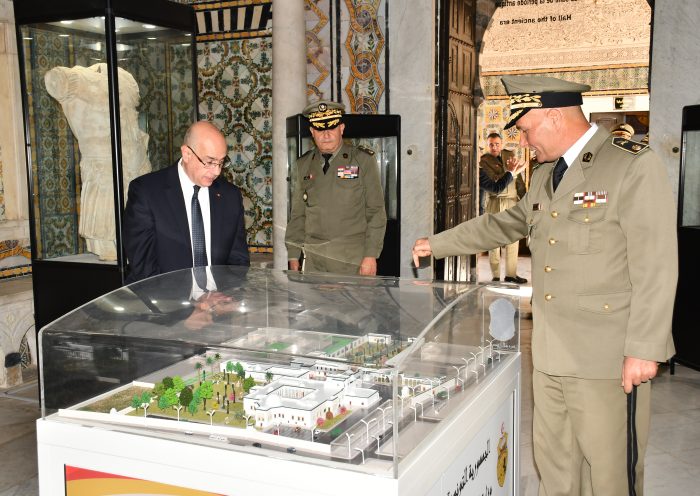 وزير الدفاع يؤدّي زيارة إلى إدارة التراث والإعلام والثقافة التابعة للوزارة.