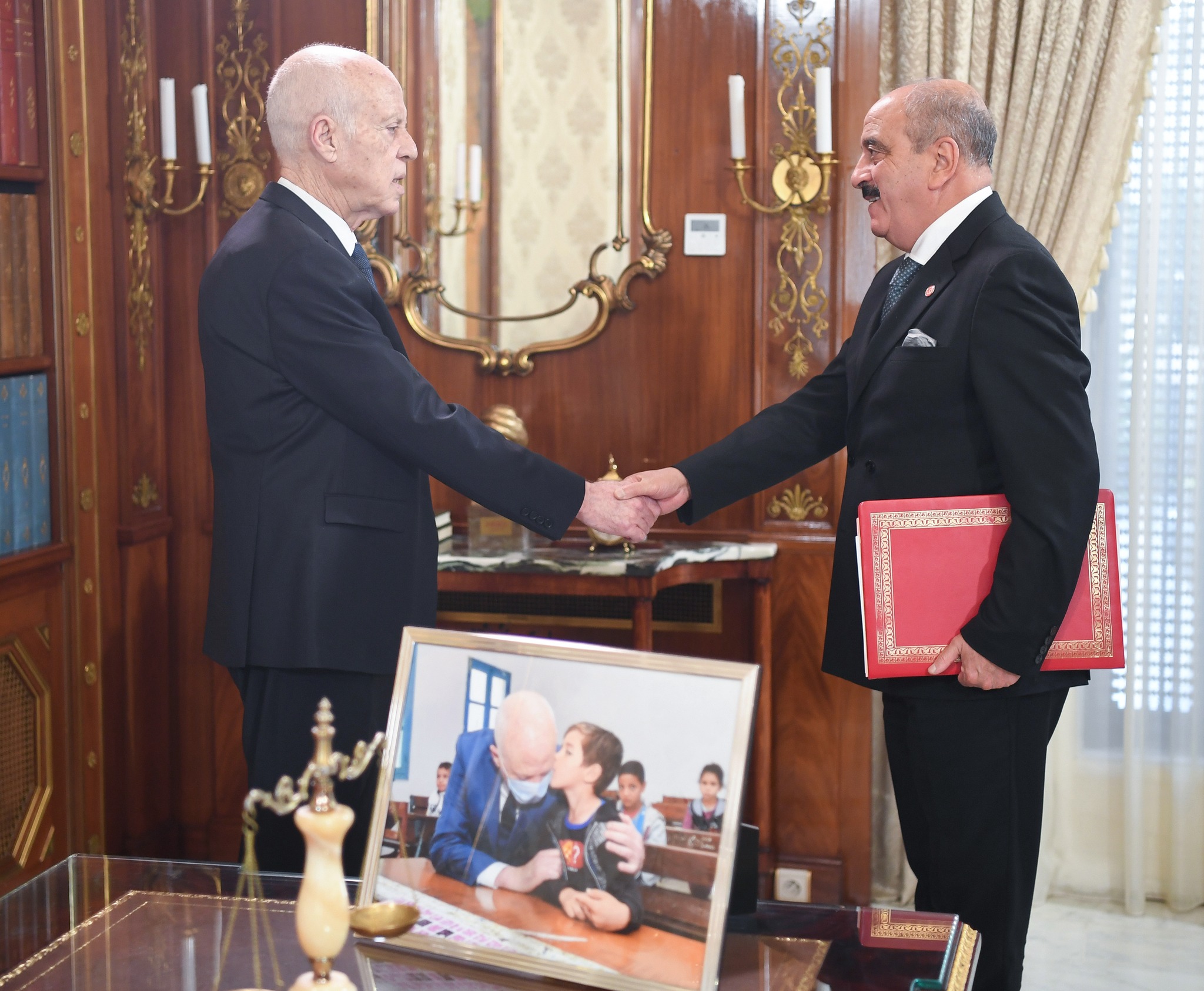 رئيس الجمهورية: لابد من مراجعة عدد من الاتفاقيات التي لم تستفد منها تونس وكان لها الأثر الوخيم على اقتصادنا