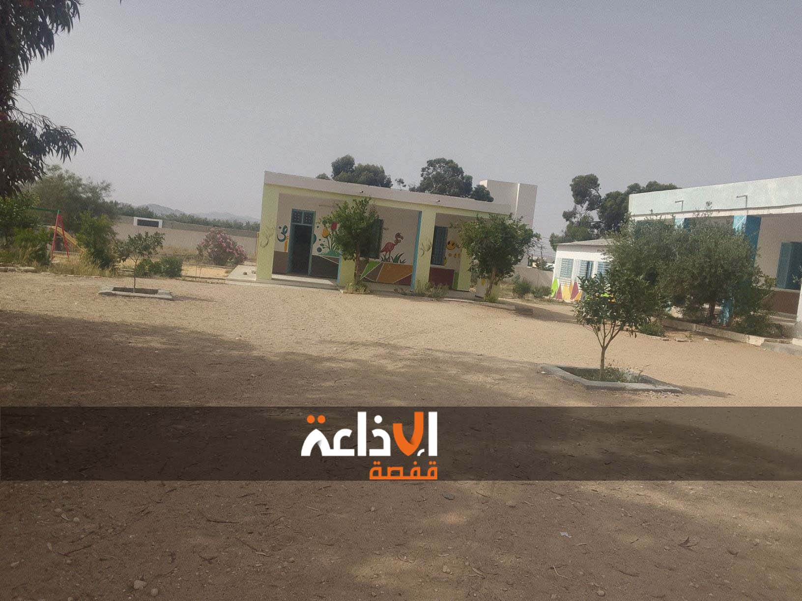 سيدي بوزيد : تنظيم حملتين للتشجير والنظافة بالمدرسة الابتدائية الشهيد بلقاسم عبدولي ببلدية فائض بنور