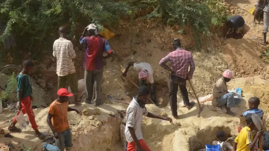 الكونغو الديمقراطية: وفاة أكثر من 100 شخص جراء انهيار أرضي في منجم للذهب