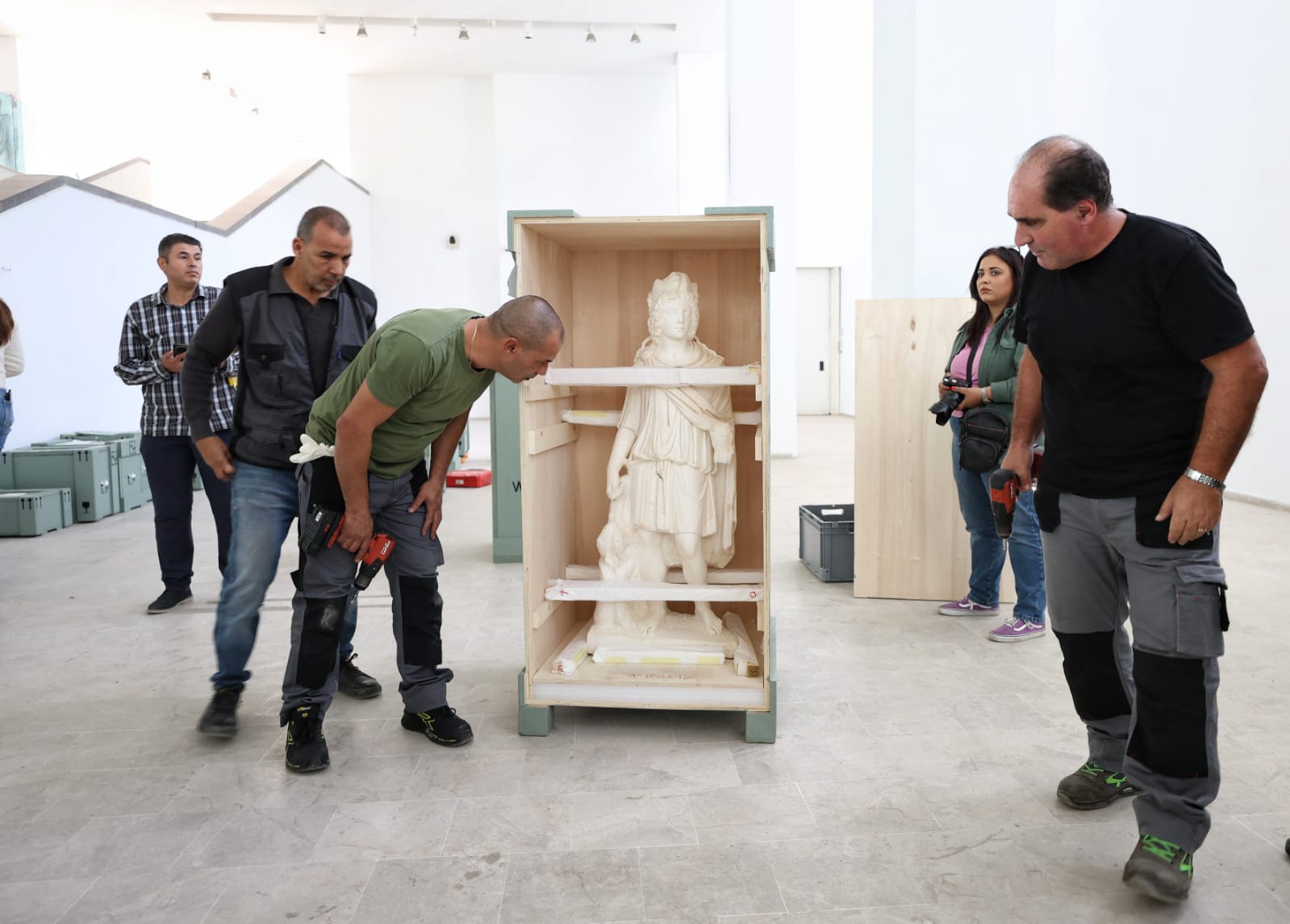 استلام 30 قطعة أثرية تمّ اكتشافها في موقع "زاما" من ولاية سليانة، كانت نقلت إلى روما لترميمها