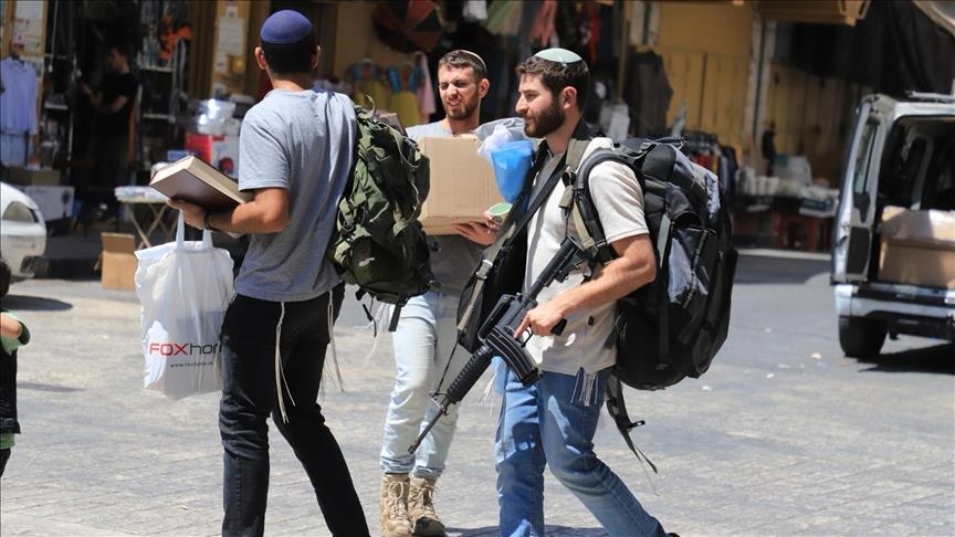 إصابة عدة فلسطينيين خلال اعتداء للمستوطنين شمال شرق الخليل