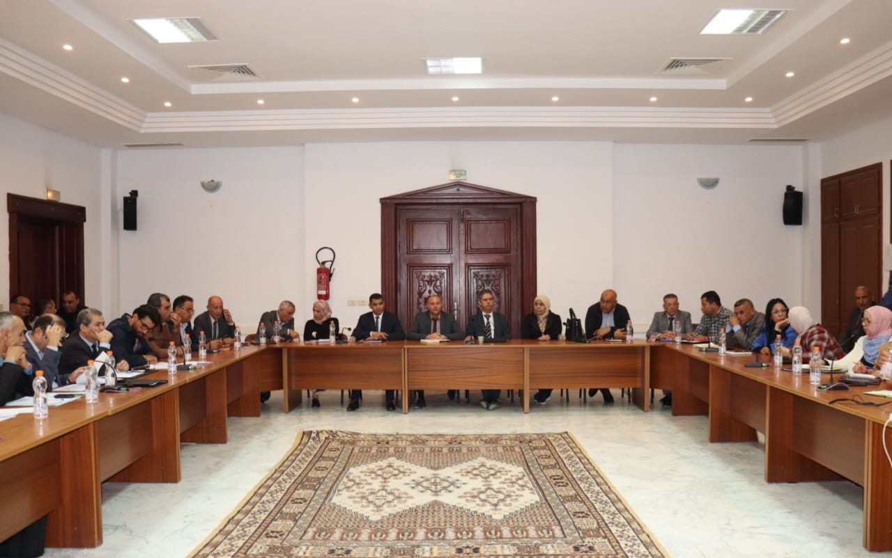 متابعة تقدم انجاز المشاريع التنموية