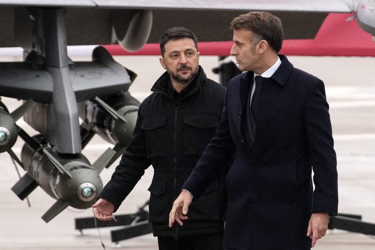 اتفاق فرنسي أوكراني لتزويد كييف بـ100 مقاتلة "رافال"