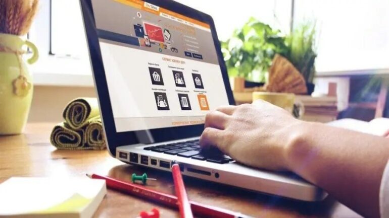 اطلاق منصة LE MONDE DE TRAVAIL  لاجل عدالة داعمة للاقتصاد 