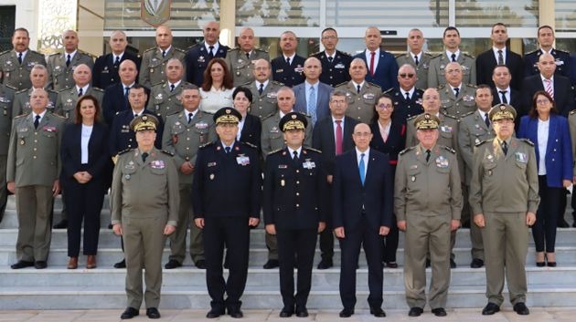 وزير الدفاع يفتتح الدورة الثالثة والأربعين لمعهد الدفاع الوطني