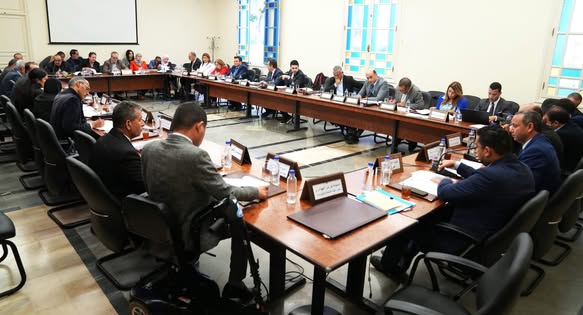 لجنة المالية والميزانية تشرع في مناقشة فصول مشروع قانون المالية لسنة 2026 فصلا فصلا