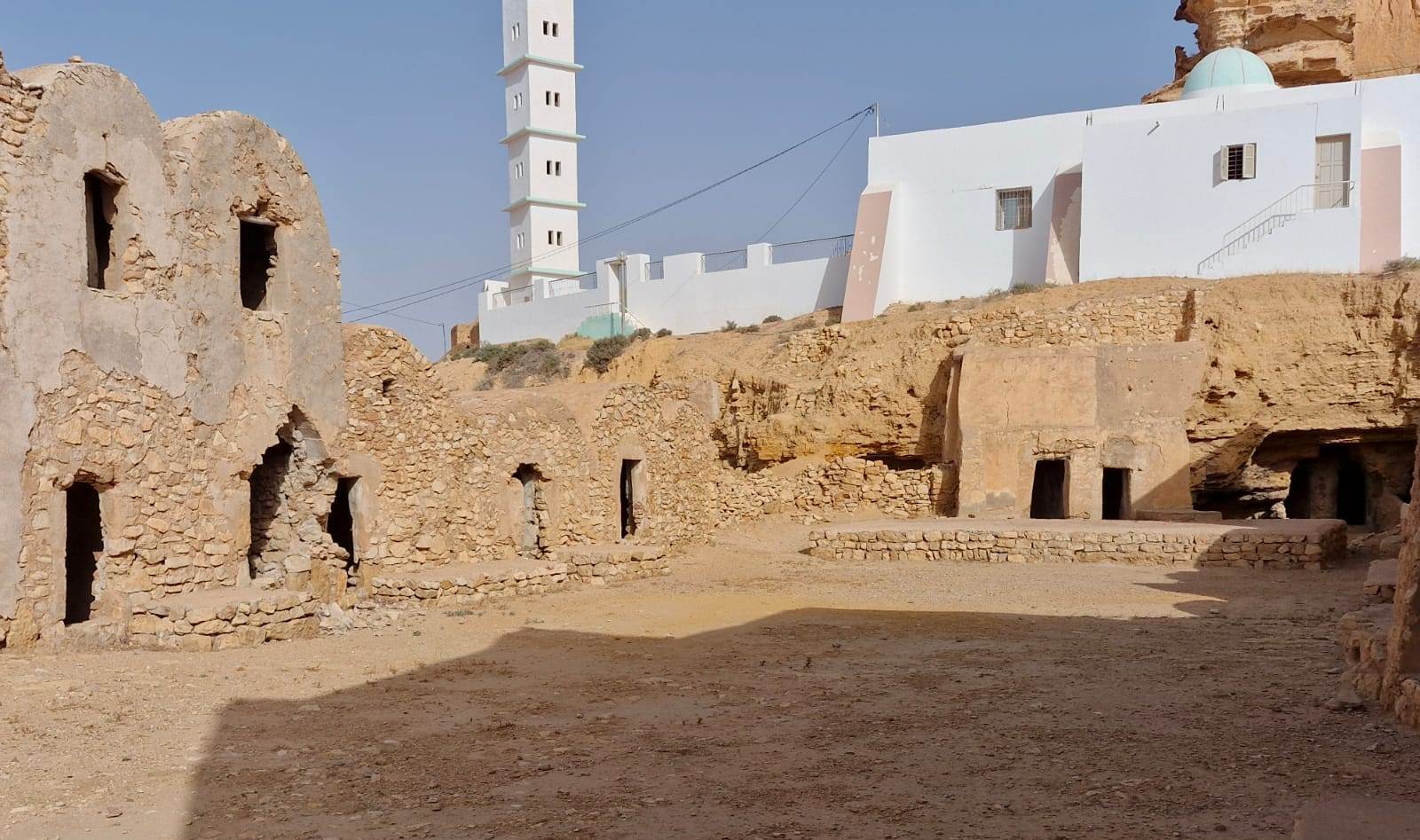 تطاوين : تواصل أشغال ترميم قصر بوغالي واستعدادات لتهيئة مدخل قصر الفرش