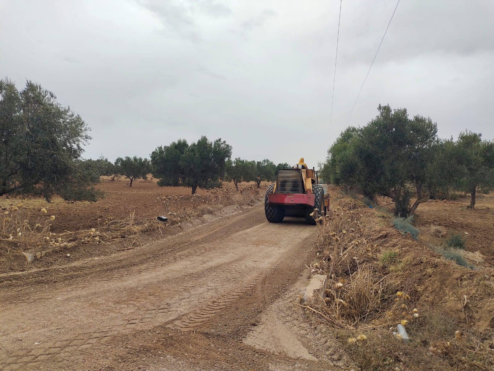 البرادعة: إنطلاق مشروع برنامج فك العزلة بعدة مسالك فلاحية بالمنطقة