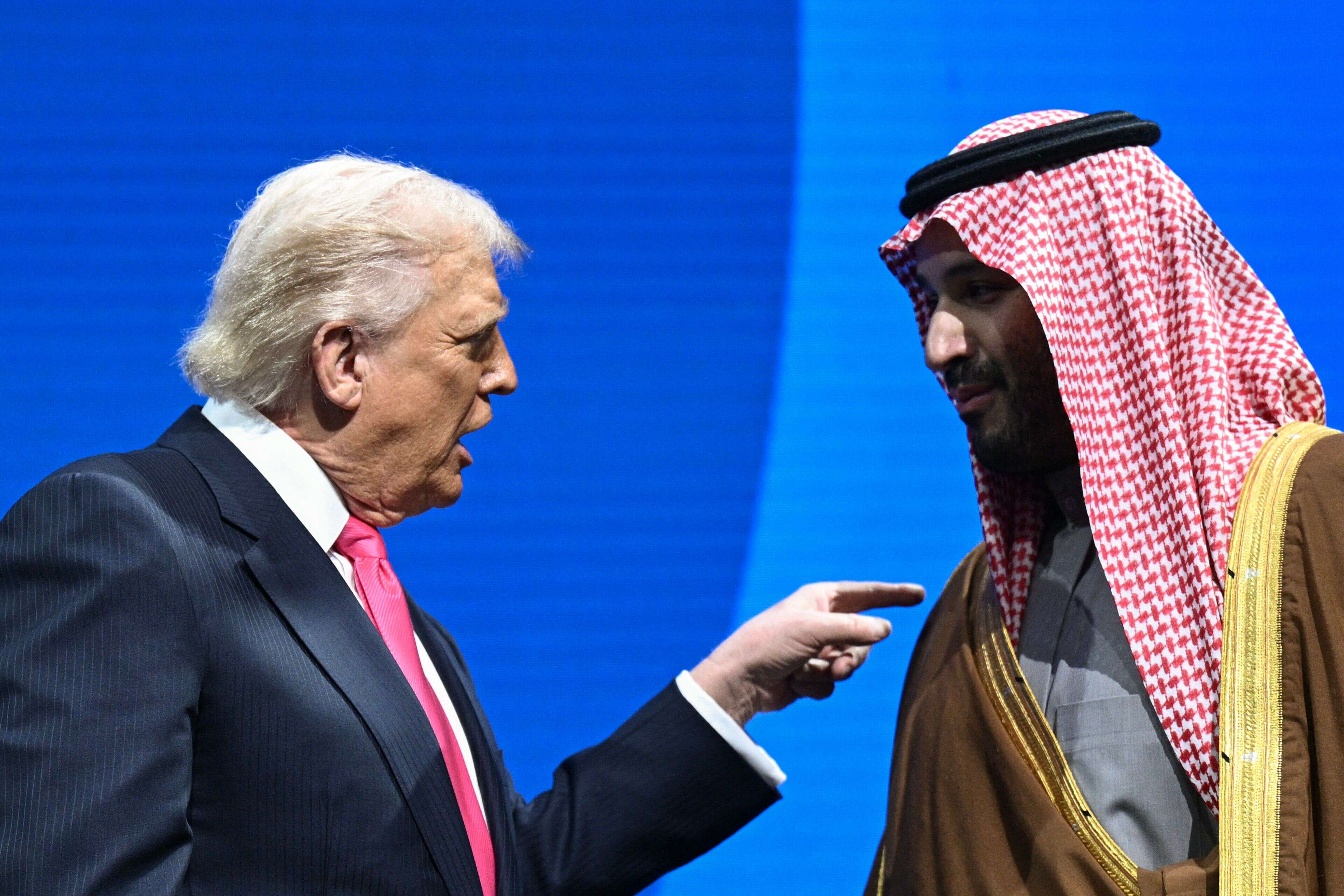 ترامب: سوف أساعد في إنهاء الحرب بالسودان تلبية لطلب ولي العهد السعودي