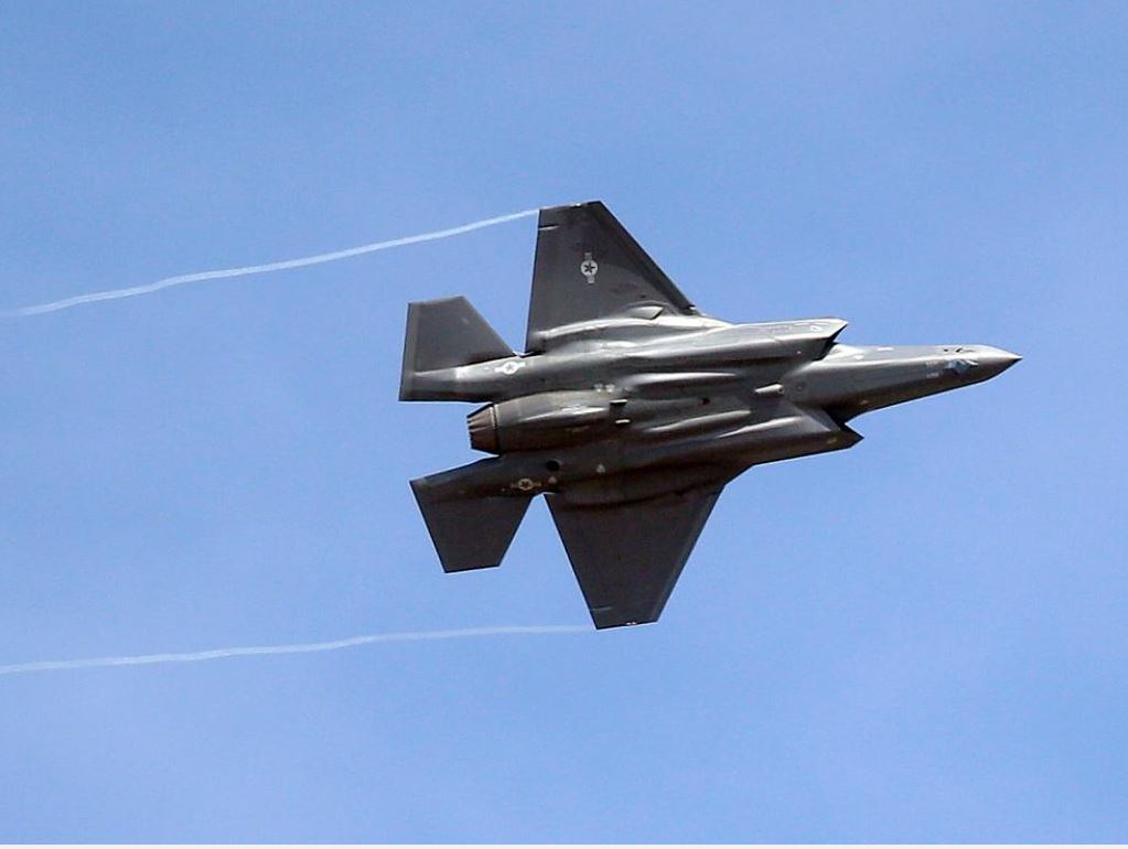 مسؤولون أمريكيون: طائرات إف-35 المقاتلة التي تعتزم الولايات المتحدة بيعها إلى السعودية اقل مزايا من تلك التي يشغلها  الكيان الصهيوني