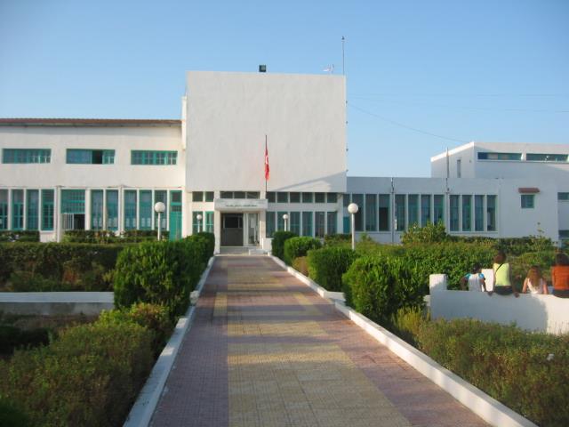 طبرقة تحتضن اليوم العلمي الرابع لنادي الغابات والتغيّر المناخي حول المناطق المحمية بتونس.