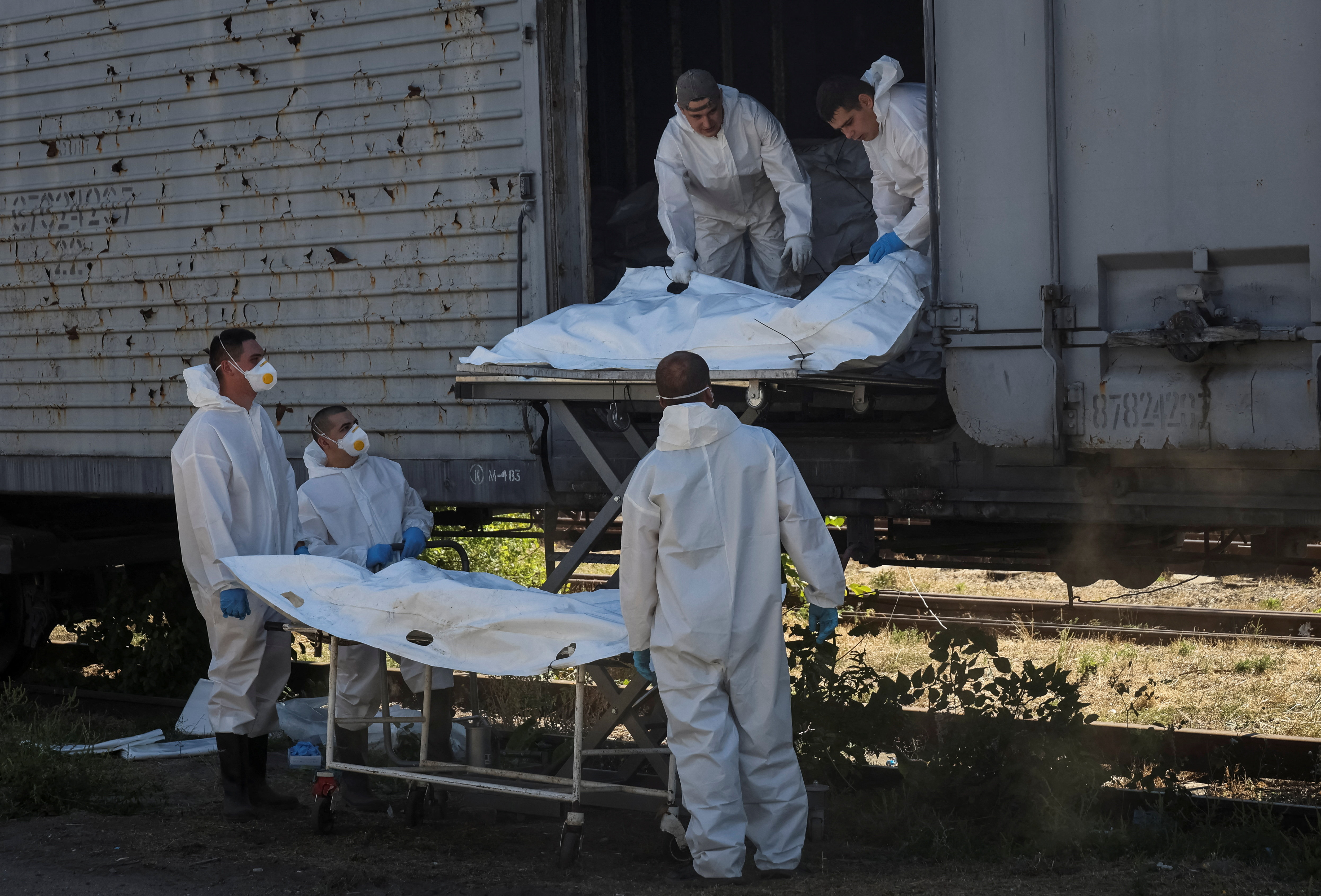 أوكرانيا: تسلمنا رفات ألف شخص من روسيا