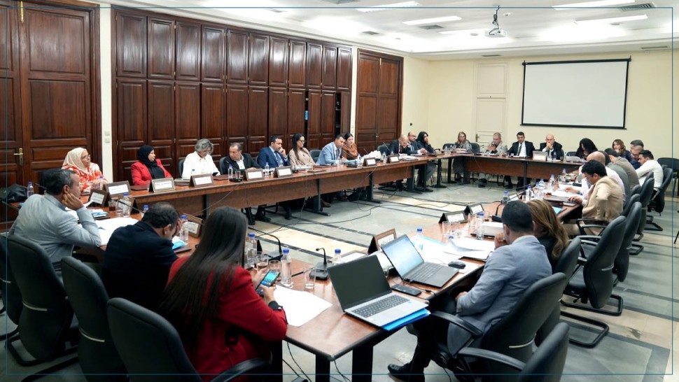 رئيس منظمة الأعراف يدعو إلى إنشاء خط تمويل بالعملة الصعبة لتمكين المؤسسات التونسية من تعزيز حضورها بالخارج