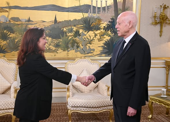 رئيس الجمهورية يستقبل سفيرة جمهورية كوبا بتونس بمناسبة انتهاء مهامها