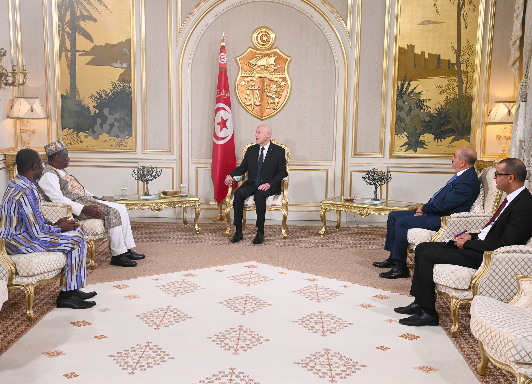 رئيس الجمهورية يتسلم أوراق اعتماد سفراء أجانب جدد لدى تونس