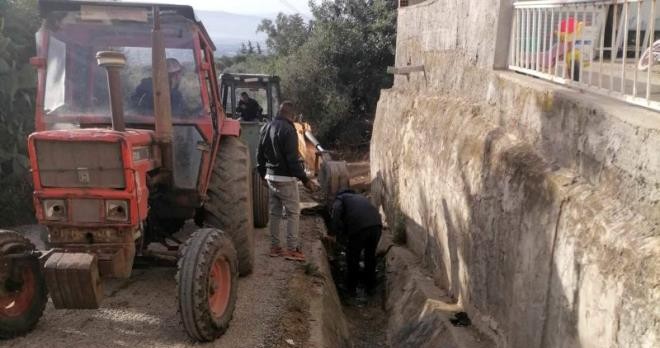 بلدية بلطة بوعوان  بولاية جندوبة :حملة لجهر خنادق الطرقات والمسالك الموصلة لعدد من القرى 