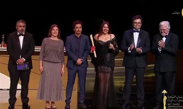 مهرجان القاهرة السينمائي : عفاف بن محمود تفوز بجائزة أفضل ممثلة في مسابقة ٱفاق السينما عن دورها في "الجولة 13"