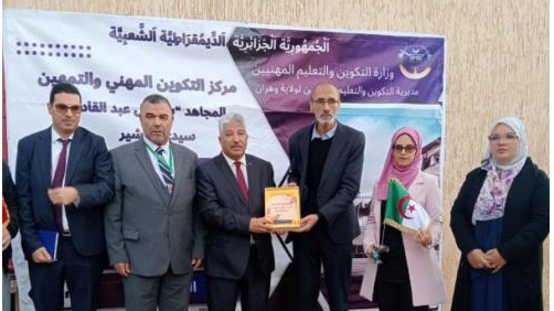 وزير التشغيل يزور مؤسسات تكوين بالجزائر ويستعرض تجربة تونس في المجال
