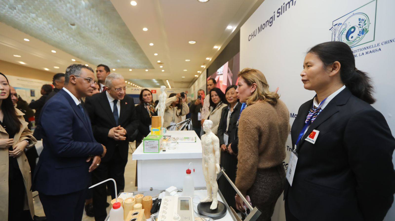 منتدى تونس لتطوير الطب الصيني الافريقي: وزير الصحة يلتقى نظيره الموريتاني وكاتب عام وزارة الصحة الكونغولية