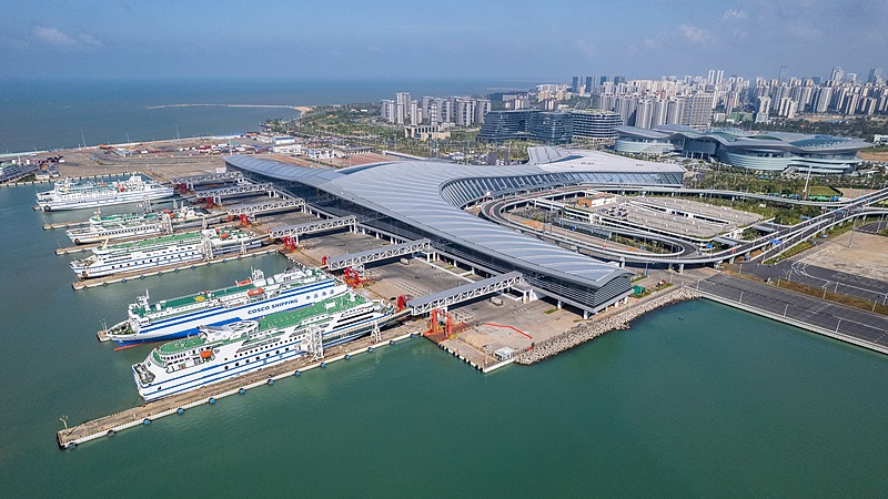 ميناء هاينان التجاري الحر جسر استراتيجي يربط الصين بدول الجنوب العالمي ومنصة بامكانها استقطاب صادرات تونس 