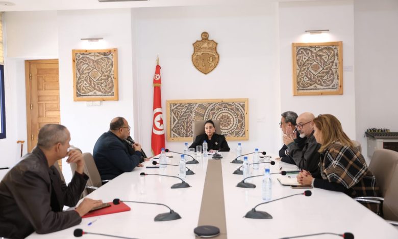 جلسة عمل بوزارة الشؤون الثقافية لمتابعة سير أيام قرطاج المسرحية والاستعدادات لأيام قرطاج السينمائية