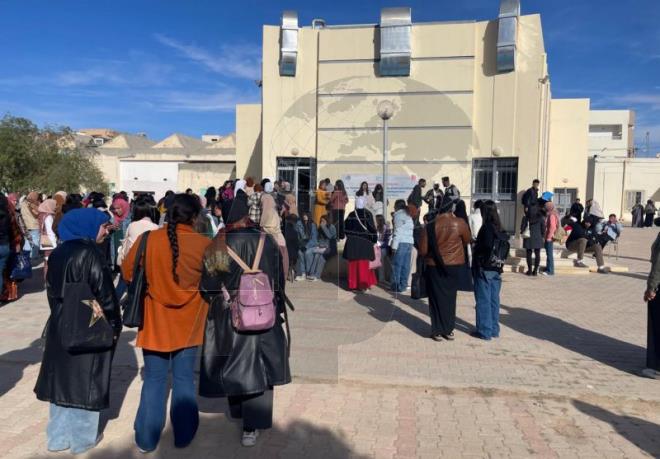 قفصة: طلبة المعهد العالي للدراسات التطبيقية في الإنسانيات يطالبون بإحداث ماجيستر بحث في شعبتي العربية وعلم الإجتماع بالمعهد