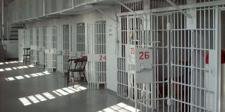 Prisons saturées et justice engorgée : un débat national pour relancer l’usage des peines alternatives en Tunisie