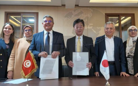 جمعية "دار الأمل" لمكافحة السرطان تتلقى آلة "ماموغرافي" في إطار هبة يابانية