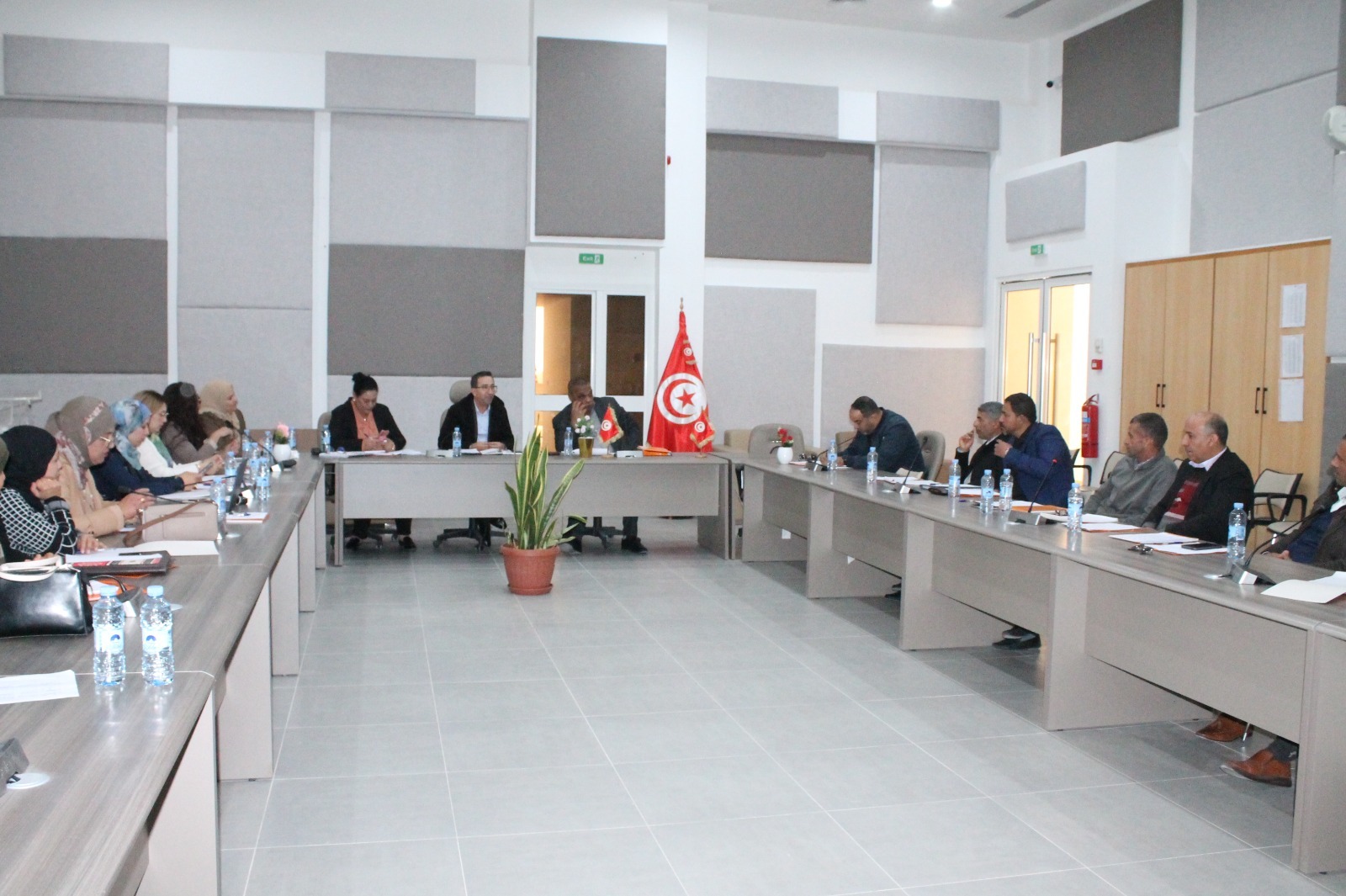 وزارة الأسرة تنظم دورة تكوينية مكثّفة لرؤساء مصالح كبار السنّ حول حوكمة التصرف في التمويل العمومي