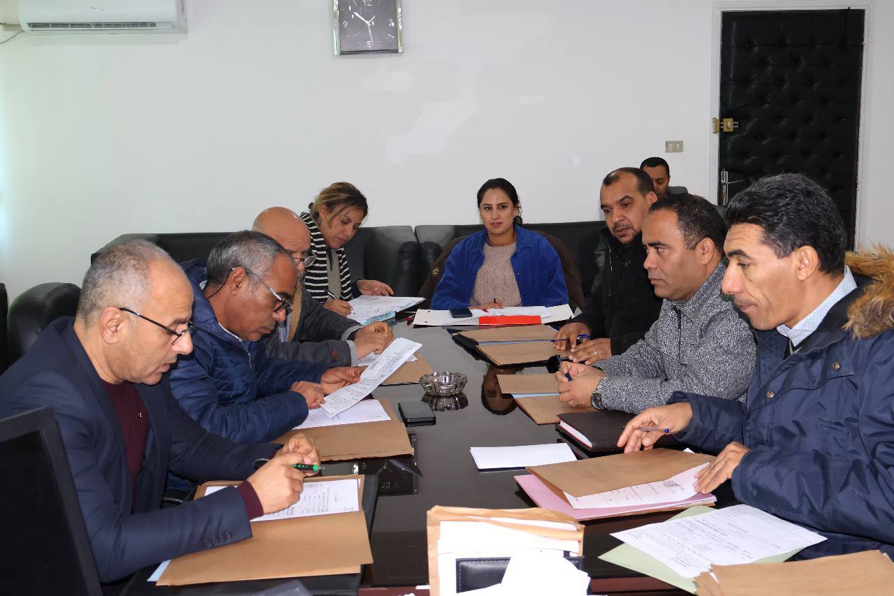 سليانة : إجتماع اللجنة الجهوية لمراقبة الصفقات العمومية.