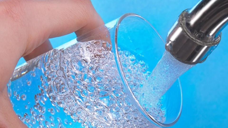 قابس: استكمال أشغال مشروع تعهّد شبكة الماء الصالح للشرب بمنطقة زاتن بمطماطة الجديدة