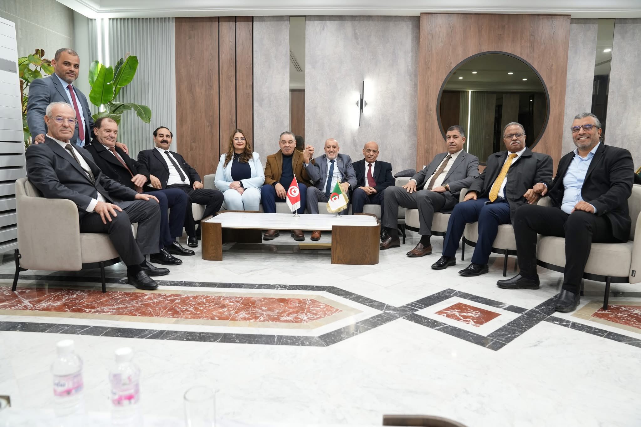 وفد المجموعة البرلمانية الجزائري ينهي زيارته الى تونس