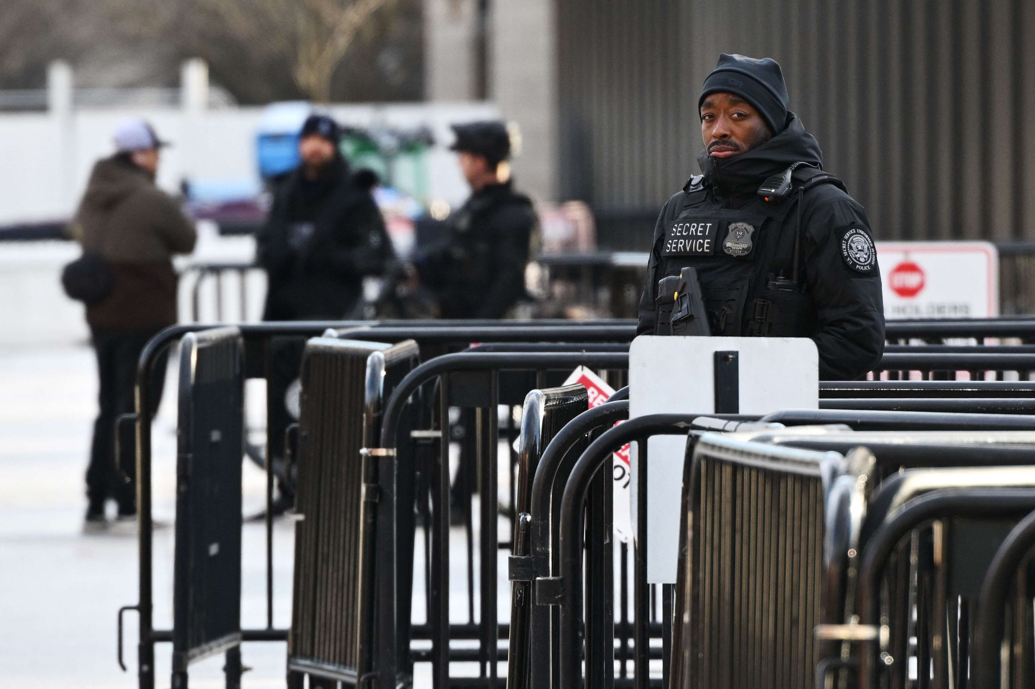 القبض على أفغاني بعد إطلاقه النار على فردين بالحرس الوطني قرب البيت الأبيض