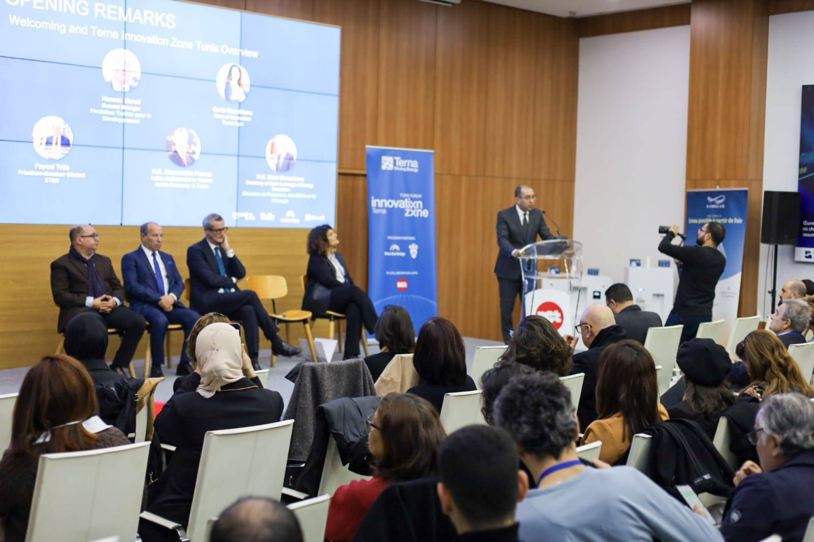 تطوير التعاون التكنولوجي والطاقي التونسي الإيطالي من خلال "منطقة تارنا للابتكار"