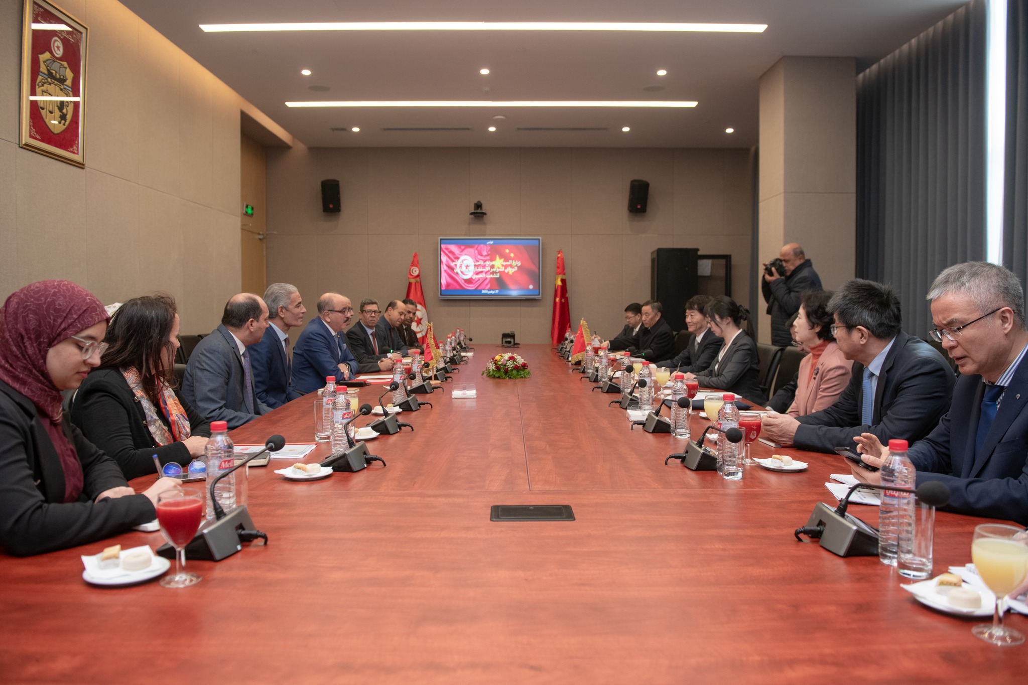 وزير الخارجية يلتقي نائب رئيس المجلس الوطني للمؤتمر الاستشاري السياسي للشعب الصيني